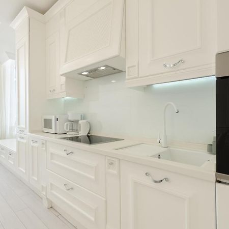 Petrovdom Apartments 10-353 In Rc Central Park, 7 John Mccain Street キエフ エクステリア 写真