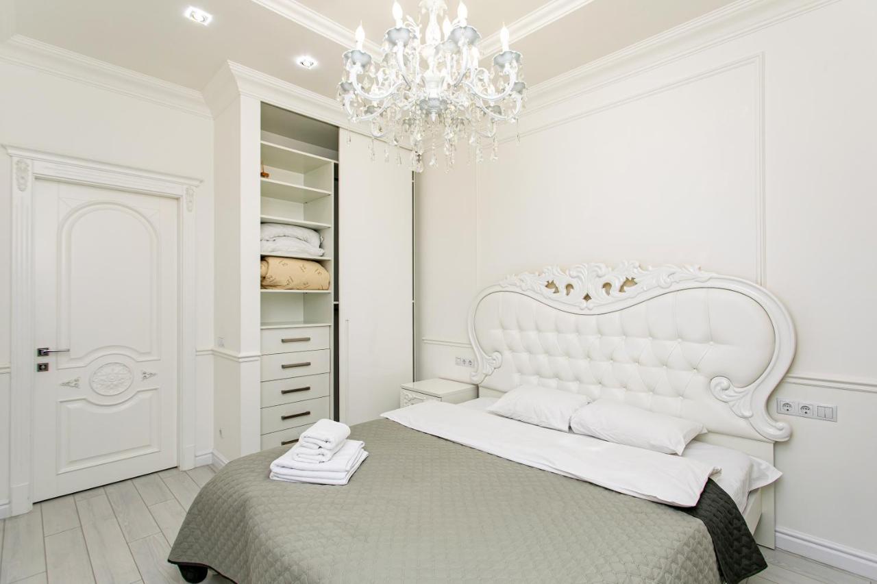 Petrovdom Apartments 10-353 In Rc Central Park, 7 John Mccain Street キエフ エクステリア 写真