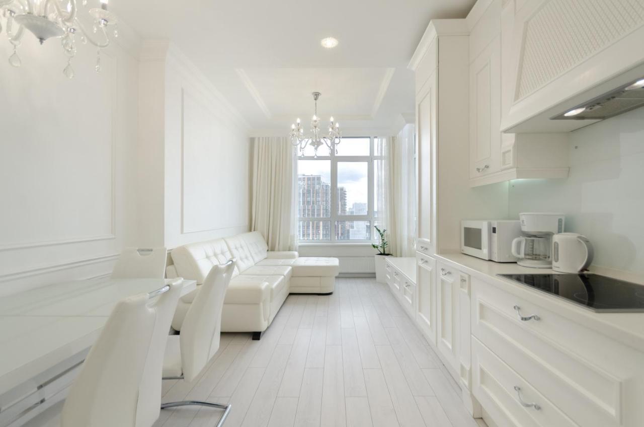 Petrovdom Apartments 10-353 In Rc Central Park, 7 John Mccain Street キエフ エクステリア 写真