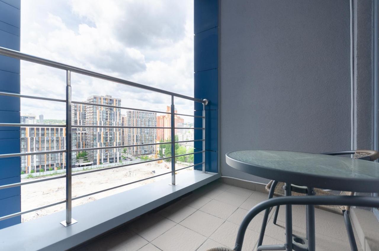 Petrovdom Apartments 10-353 In Rc Central Park, 7 John Mccain Street キエフ エクステリア 写真