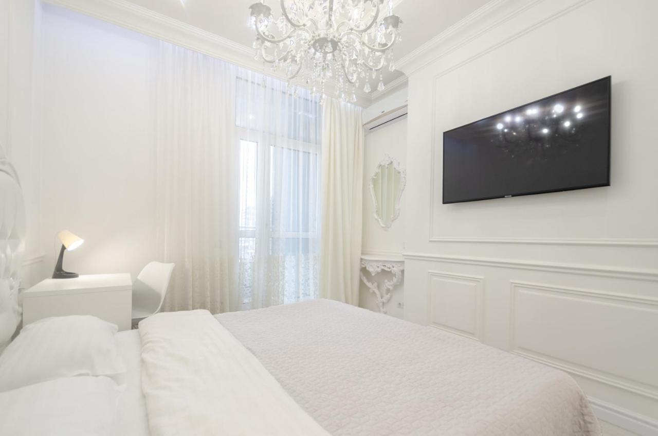 Petrovdom Apartments 10-353 In Rc Central Park, 7 John Mccain Street キエフ エクステリア 写真