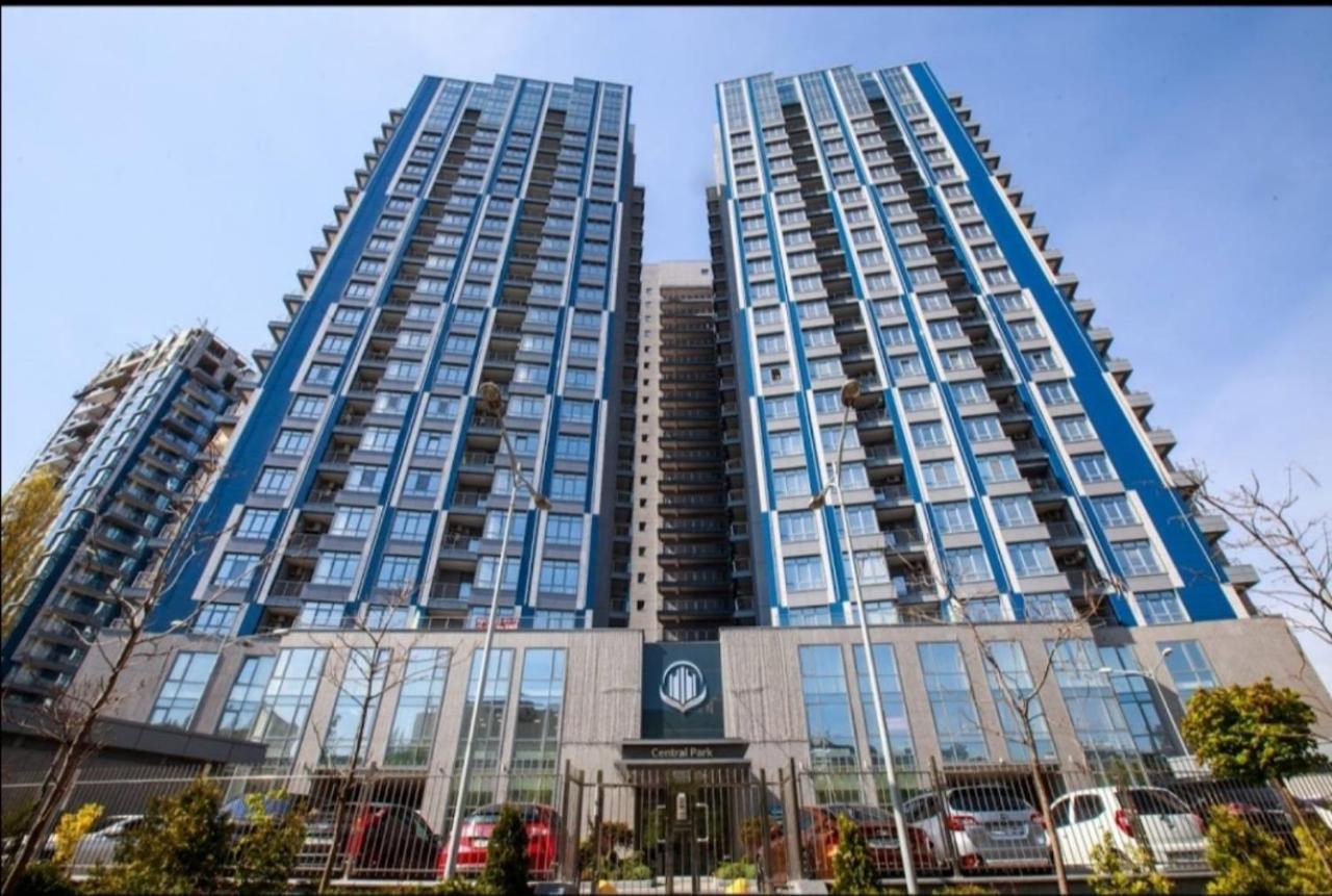 Petrovdom Apartments 10-353 In Rc Central Park, 7 John Mccain Street キエフ エクステリア 写真